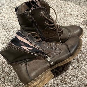 American Rag Boots 7.5